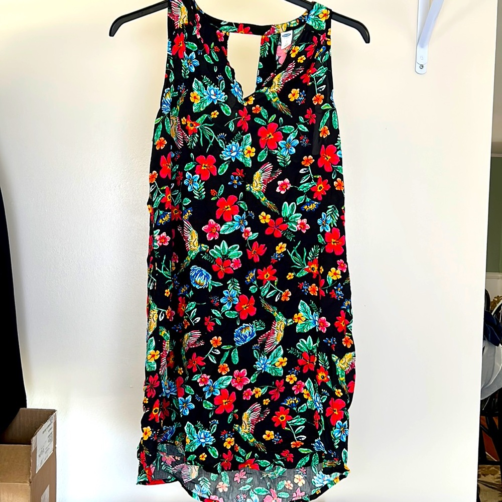 Super cute sleeveless summer dress.